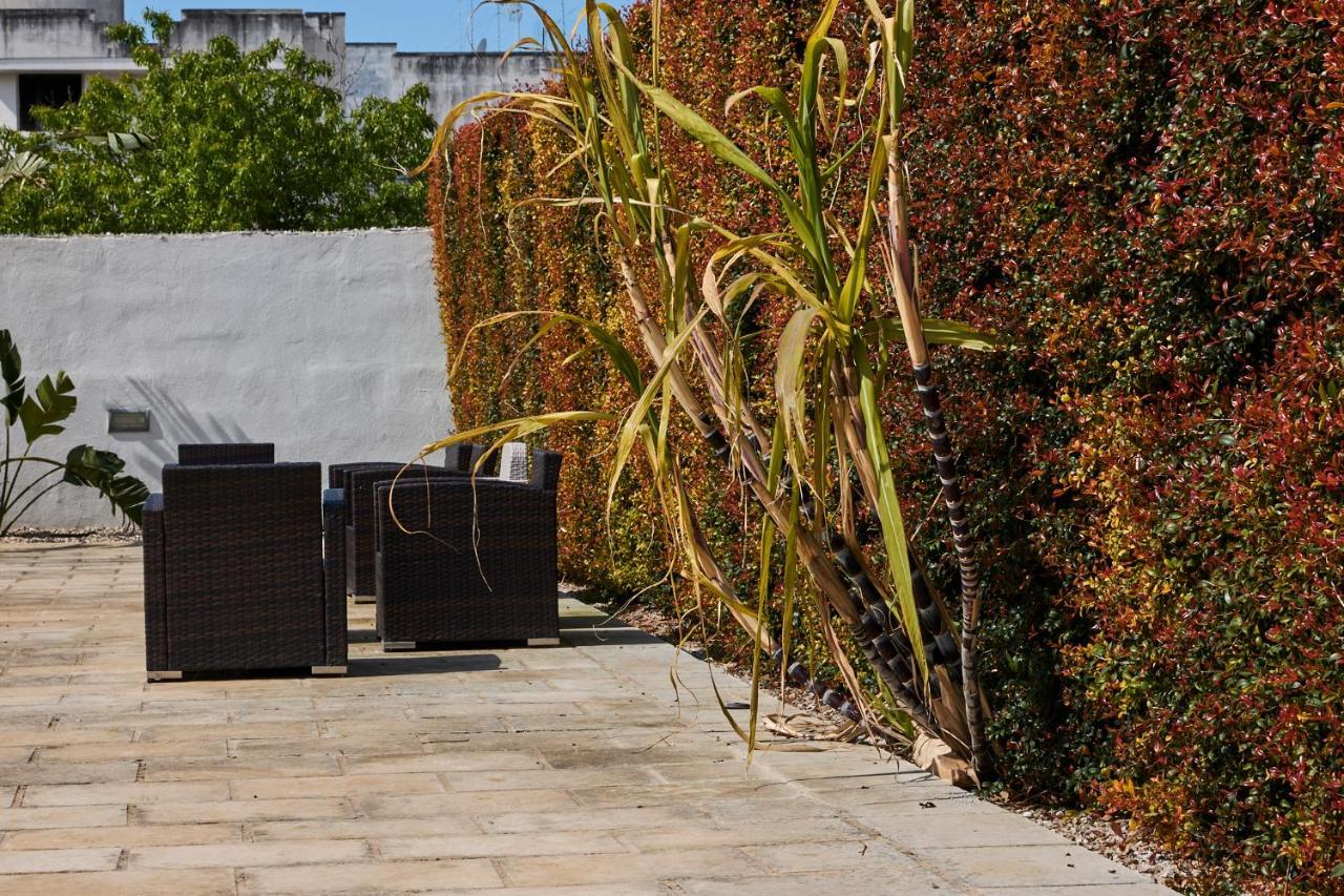 Il Giardino Di Flora Con Piscina Hotel Lecce Kültér fotó