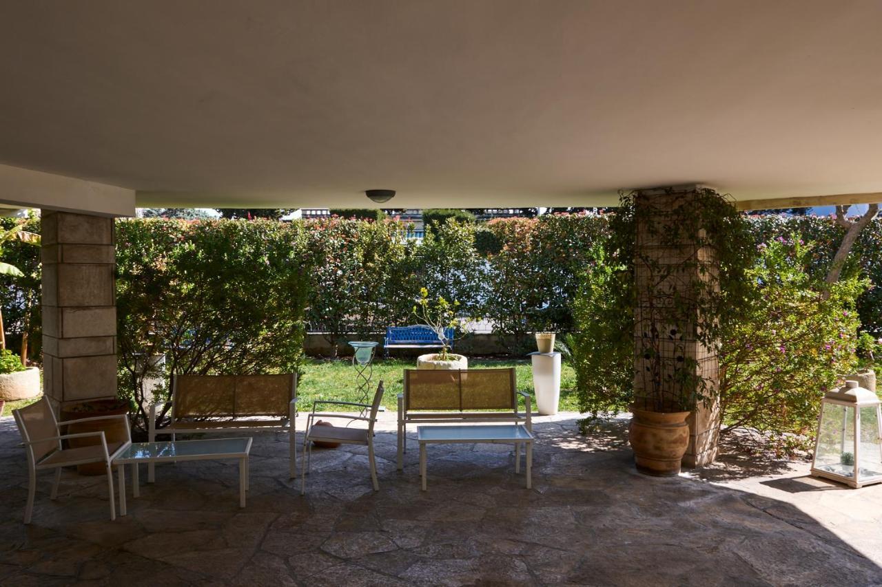 Il Giardino Di Flora Con Piscina Hotel Lecce Kültér fotó