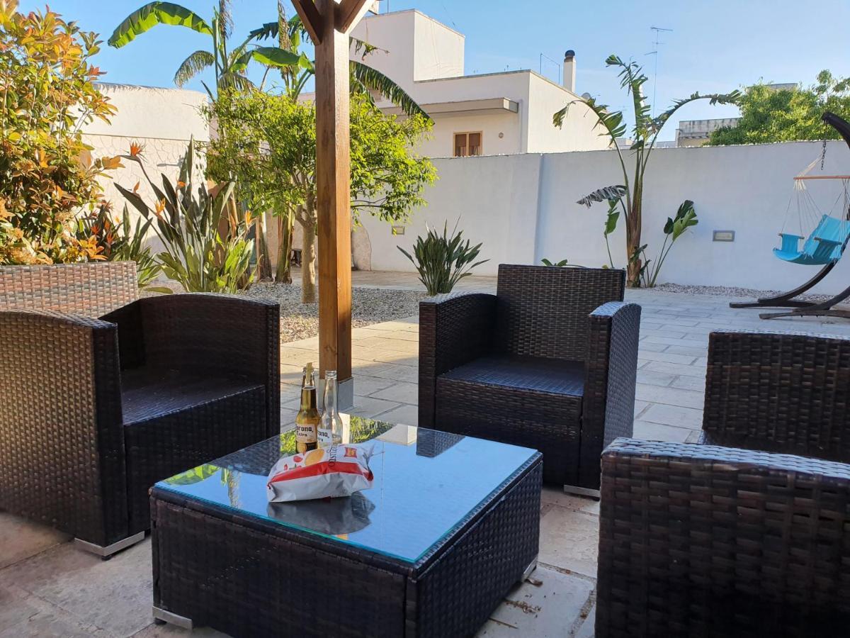 Il Giardino Di Flora Con Piscina Hotel Lecce Kültér fotó