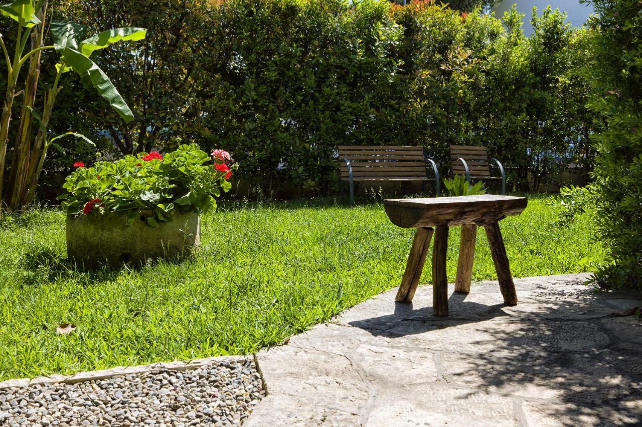 Il Giardino Di Flora Con Piscina Hotel Lecce Kültér fotó