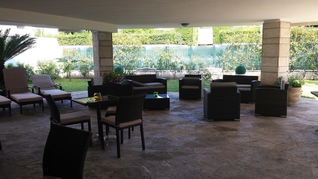 Il Giardino Di Flora Con Piscina Hotel Lecce Kültér fotó